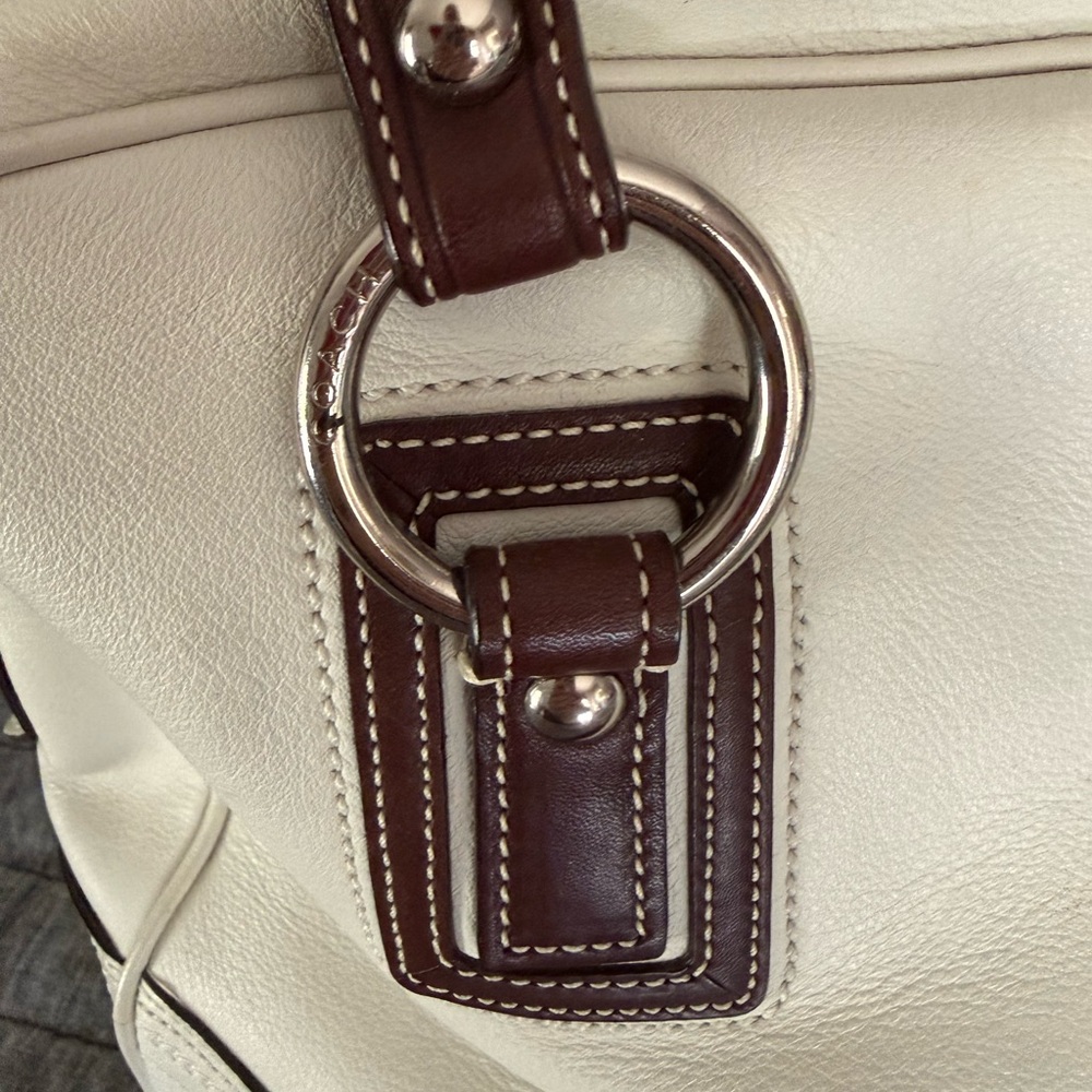 COACH Tote Satchel White large SOHO Brown trim. Dust Bag & Hang Tag. - Picture 12 of 12